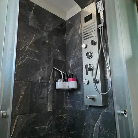 Casa A 4 Zampe 고리치아